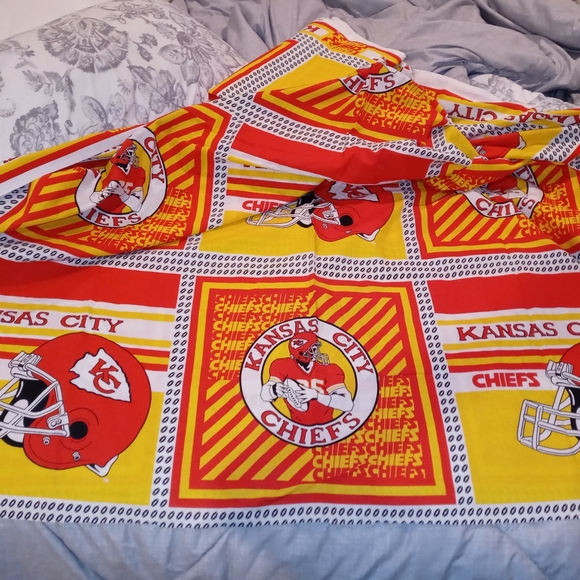 Classic 1990's Kansas City Chiefs Fabric 13feet long 10feet wide... - Picture 6 of 9